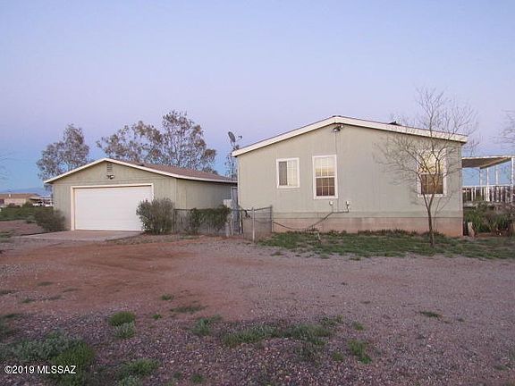 4th image of 18044 W Husker Ln