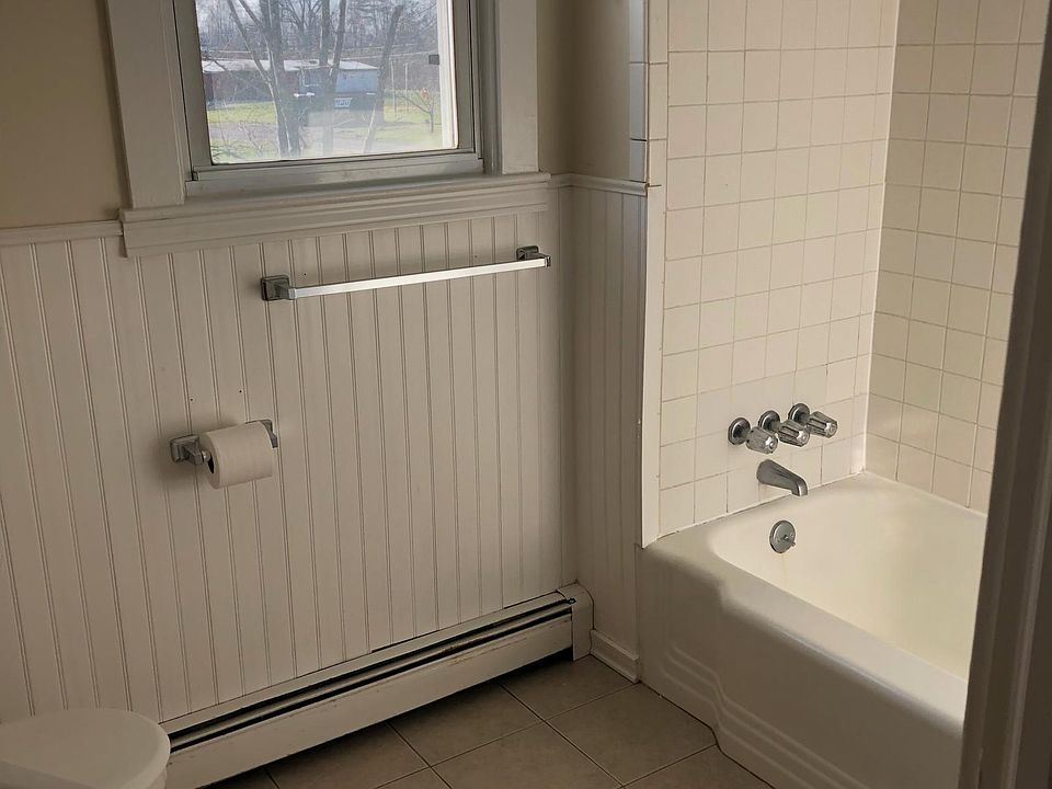2nd image of 49 South St APT 2w