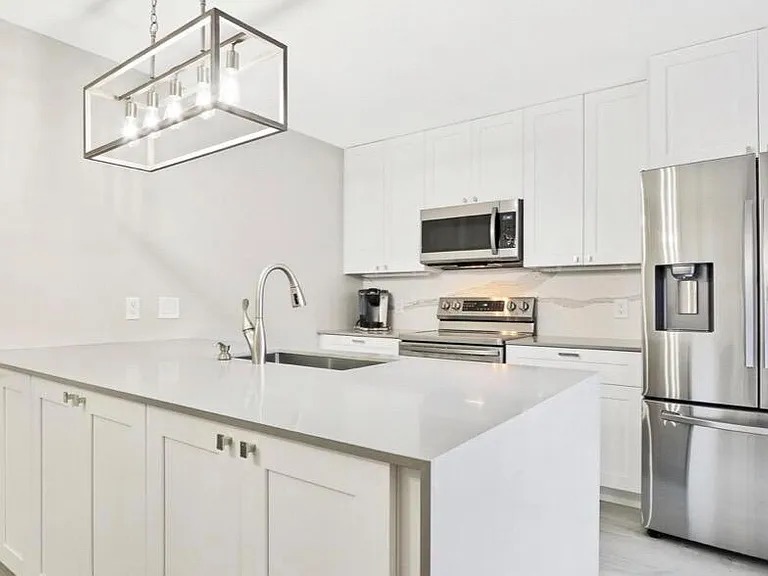 2117 21st Ct — Photo 1