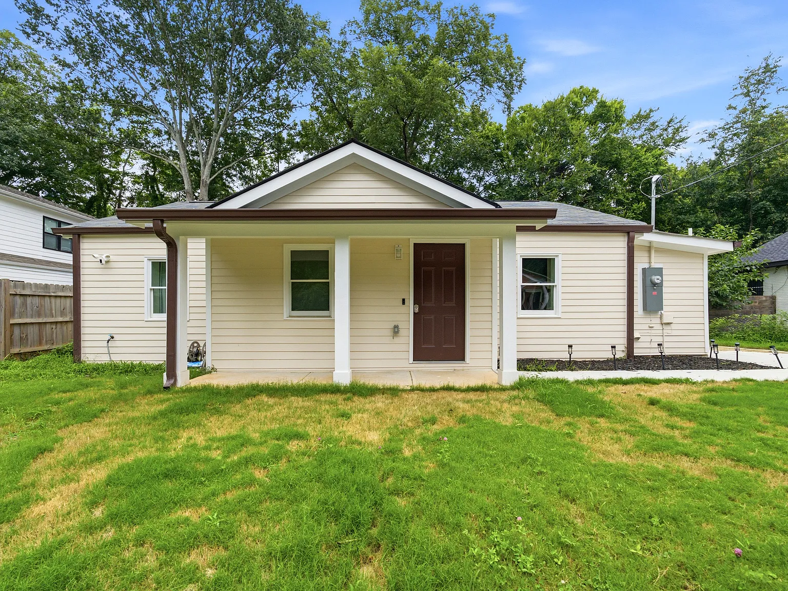 4 bed, 3.5 bath, 1900 sqft, $3,700 — Photo 3