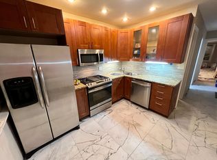 1906 W Foster Ave #2, Chicago, IL 60640