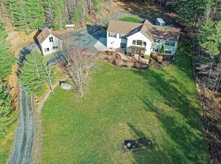 303 Old Siek Rd, Troy, NY 12180