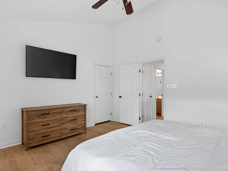 2417 Abington Dr — Photo 26