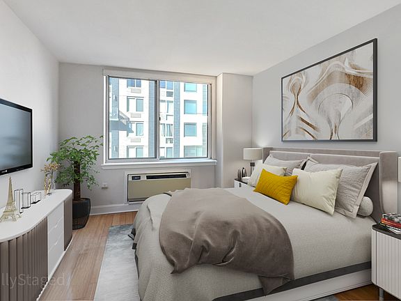 4th image of 505 W 47th St #4FS