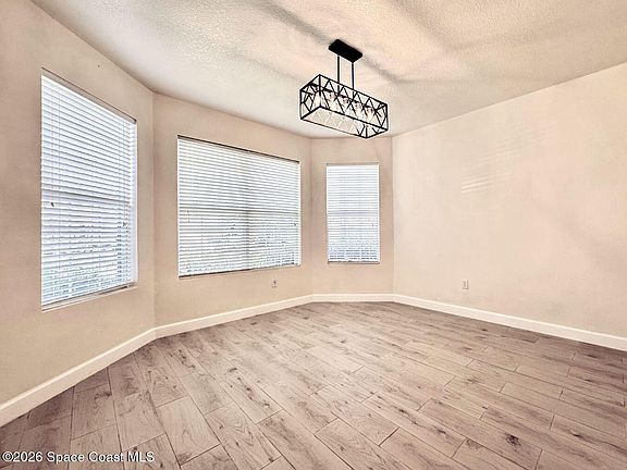 5th image of 219 Abernathy Cir SE