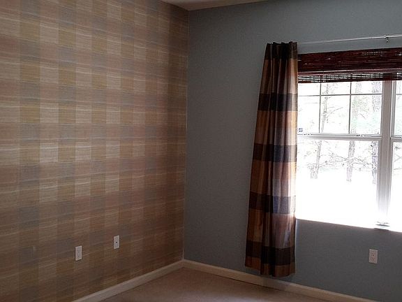 Owner's suite with 4 pc bath