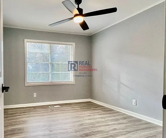 2926 Skyline Dr — Photo 4