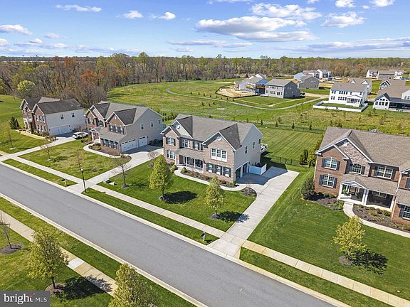 3rd image of 329 Price Dr