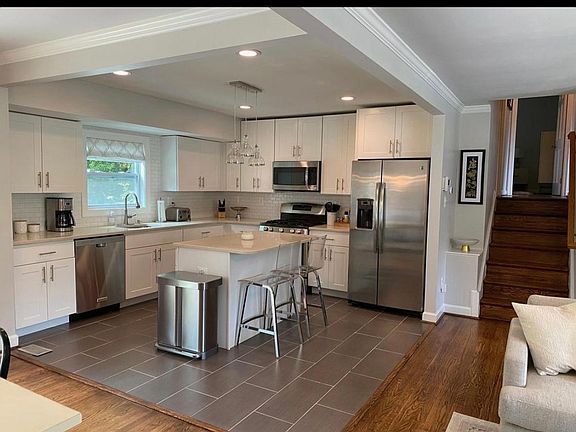 4th image of 6812 Renita Ln