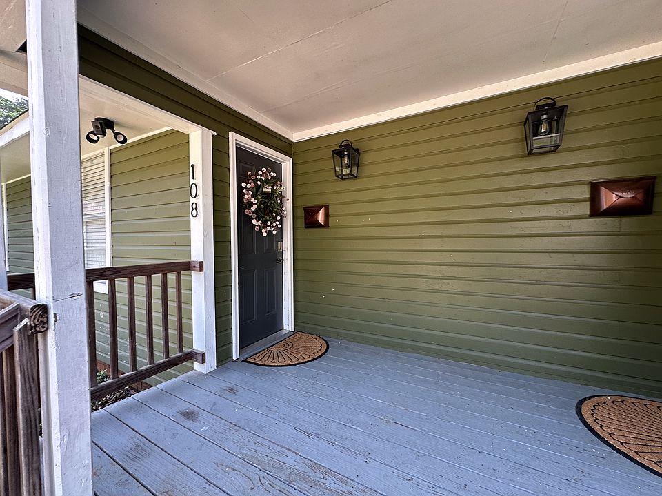1st image of 108 Russell Ct #108