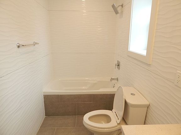 4th image of 115115 228th St