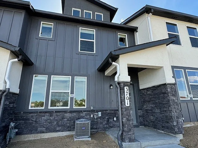 3701 Levy Park Dr — Photo 3