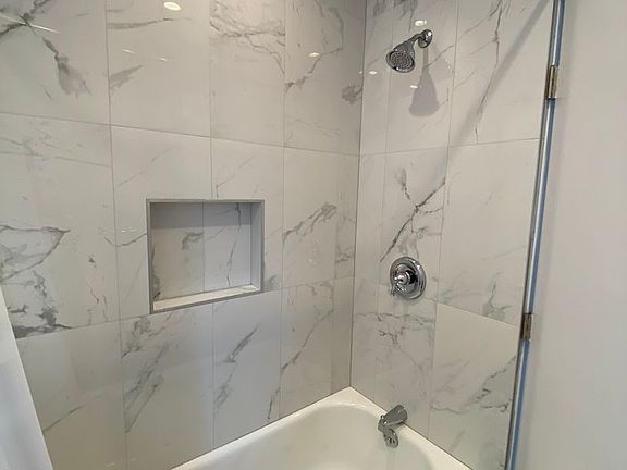 5th image of 122 W Arrellaga St #6