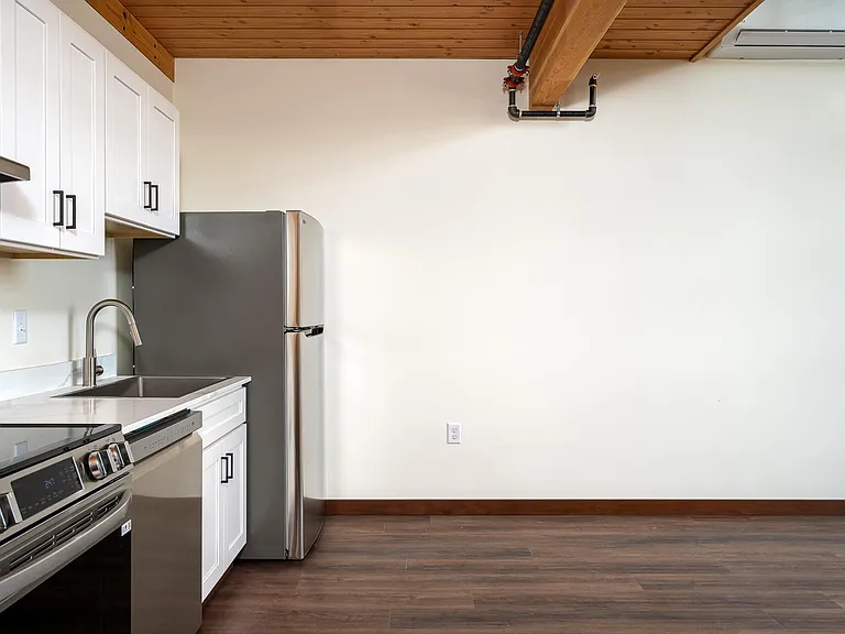 Sandy Rose Lofts — Photo 3