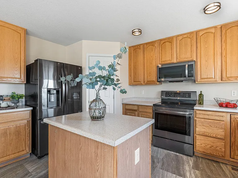 1657 Falcon Ridge Dr — Photo 8