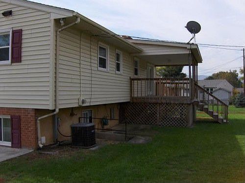 5th image of 2161 Bainbridge Dr