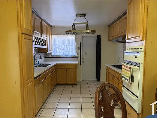 3002 W Borchard Ave — Photo 9