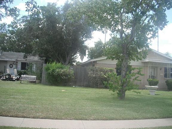 3rd image of 2402 E Washington Ave