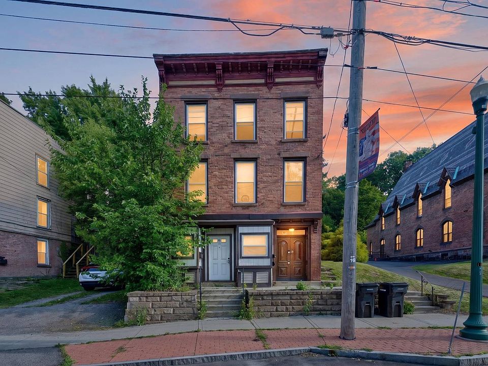 1st image of 539 Congress St