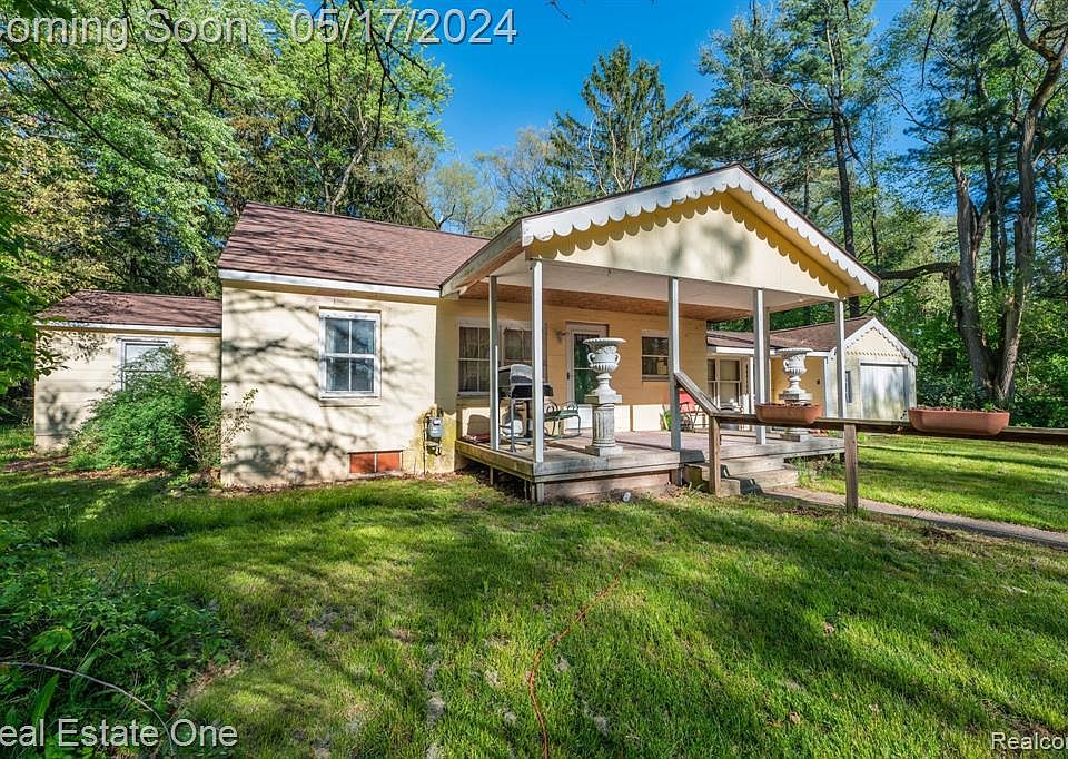 5375 Pleasant Valley Rd, Brighton, MI 48114 MLS 20240032162 Zillow
