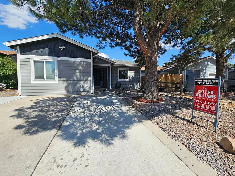 5940 Gunshot Pass Dr — Photo 2