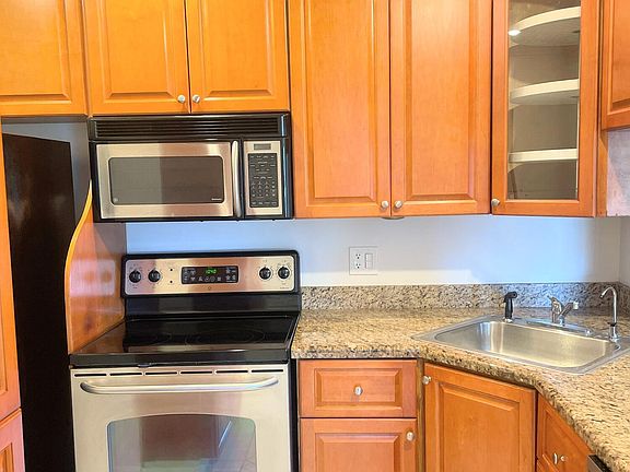 5th image of 811 Sky Pine Way APT C3