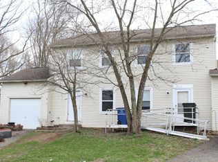 2714 Four Seasons Dr, Columbus, OH 43207