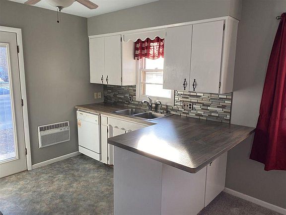 5th image of 3903 F Ave
