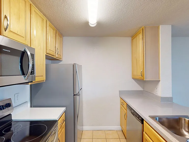 The Breyley Apartments — Photo 40