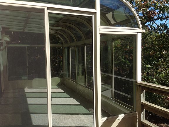 5th image of 4 Kensington Dr