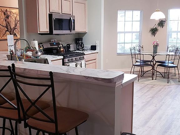 5th image of 1407 La Hermosa Dr