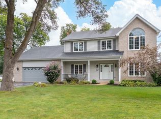 1527 Mohawk Dr, Schaumburg, IL 60193