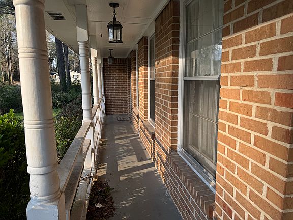 5th image of 1311 White Oak St SE