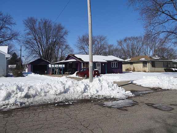3rd image of 1129 Mayfair Dr