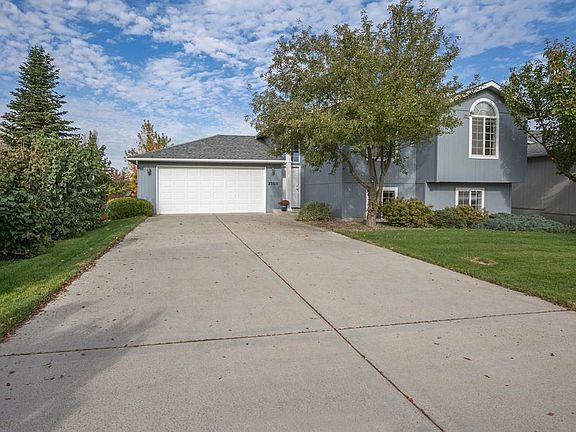 2nd image of 23515 E Maxwell Ct