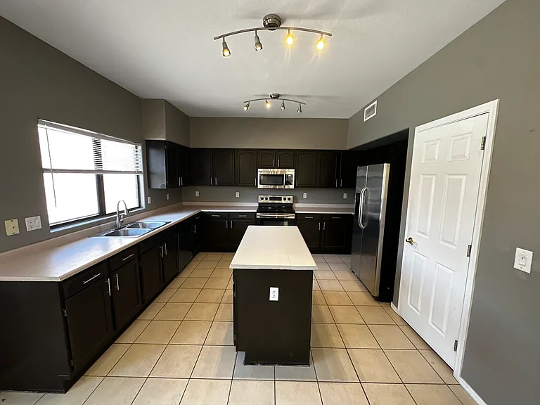 1886 E Oasis Dr — Photo 11
