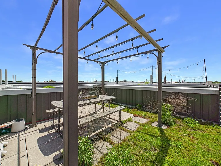 1335 S Garnet St — Photo 75