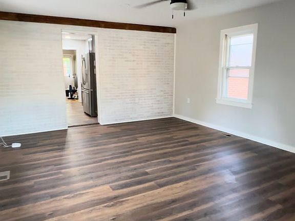 5th image of 220 Chestnut St