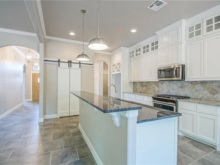 2916 Pacifica Ln — Photo 16