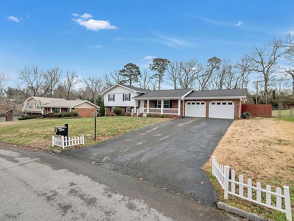 2nd image of 9210 Ramblewood Dr