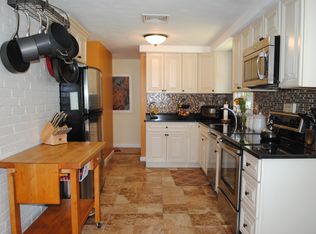 19 Fenway Dr, Framingham, MA 01701