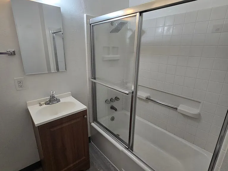 1915 Celeste Ct #B — Photo 30
