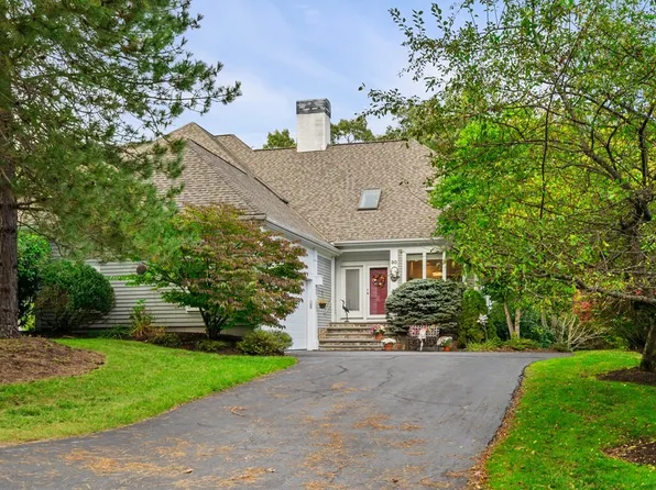 30 Highwood Ln, Ipswich, MA 01938