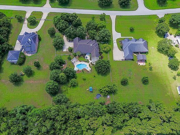 3rd image of 1510 Brazoswood Pl