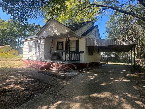 3rd image of 1055 W Walthal Cir