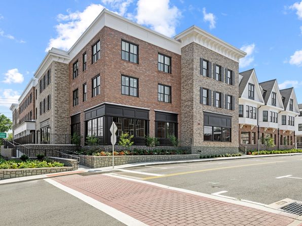 44 W River St #46-2A