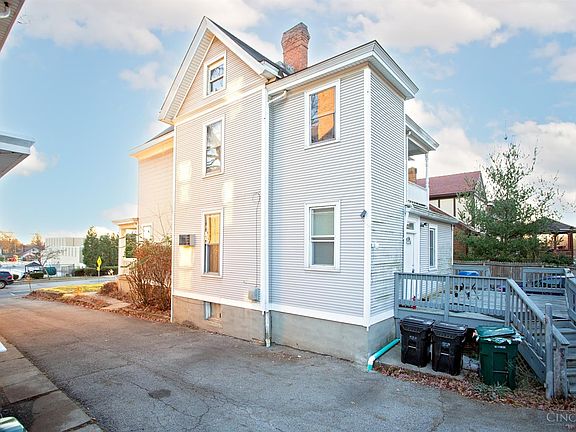 3rd image of 3144 Montana Ave