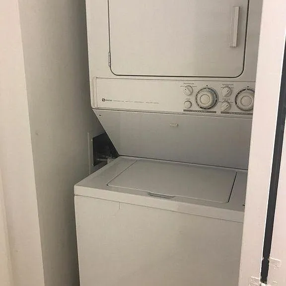 Washer / Dryer in unit