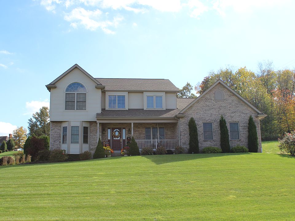 1st image of 134 Stratford Dr