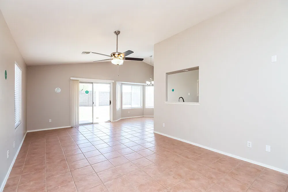 3 bed, 2.0 bath, 1344 sqft, $2,320 — Photo 3